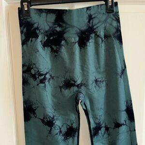 NWOT Green and Black stretchy booty contouring leggings size 1X